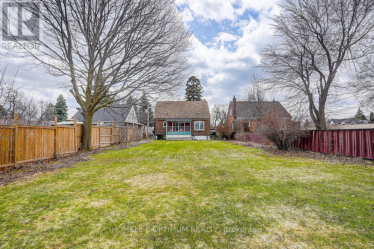 16 Ayre Point Road, Toronto, Ontario  M1M 1G5 - Photo 6 - E12962638