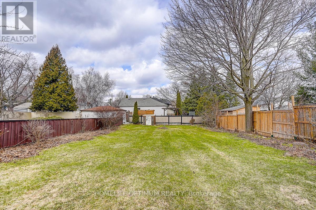 16 Ayre Point Road, Toronto, Ontario  M1M 1G5 - Photo 4 - E12962638