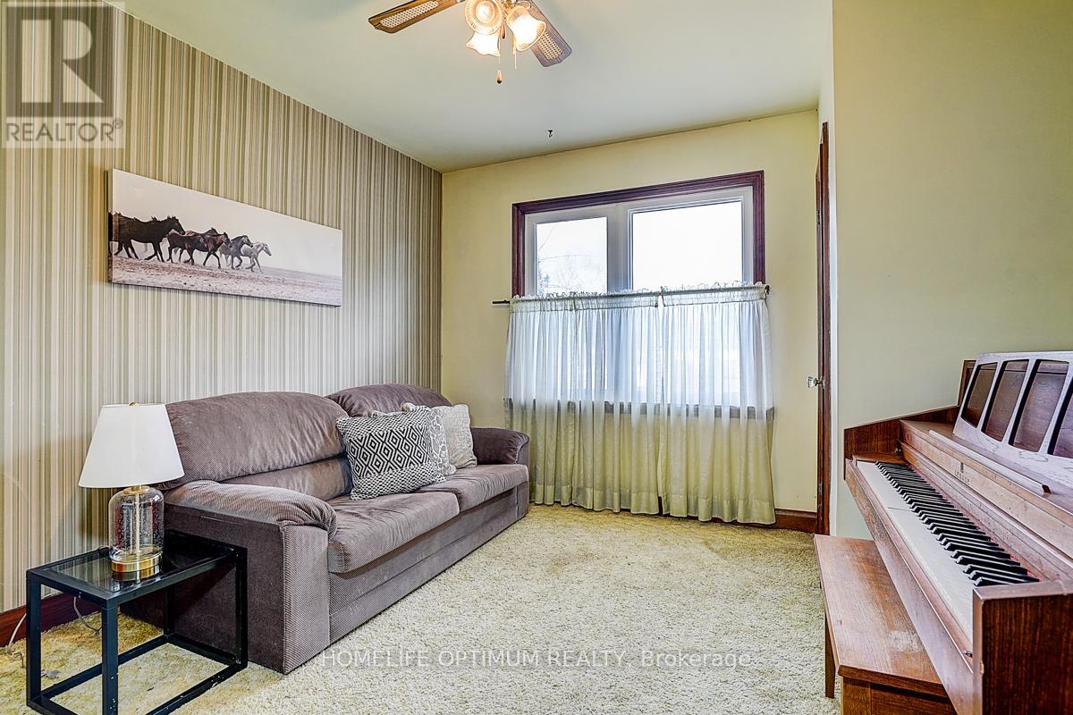 16 Ayre Point Road, Toronto, Ontario  M1M 1G5 - Photo 17 - E12962638