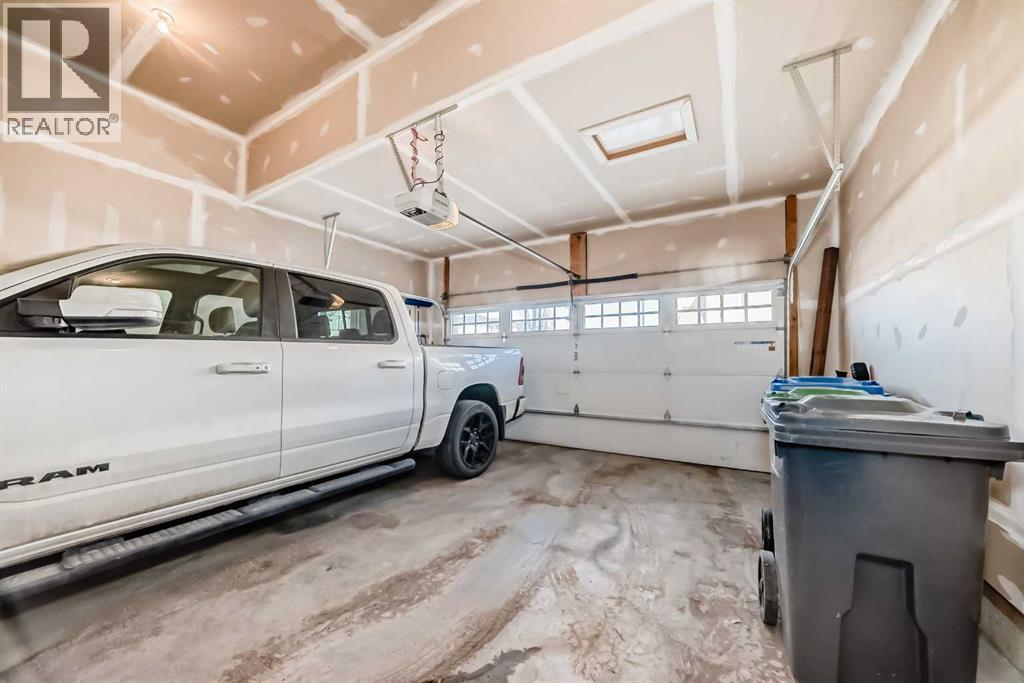 215 Kinniburgh Road, Chestermere, Alberta  T1X 0Y7 - Photo 44 - A2301342