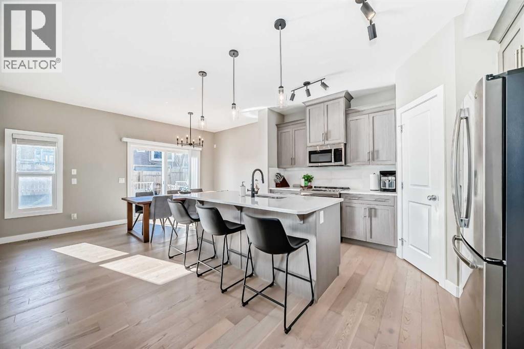 215 Kinniburgh Road, Chestermere, Alberta  T1X 0Y7 - Photo 5 - A2301342