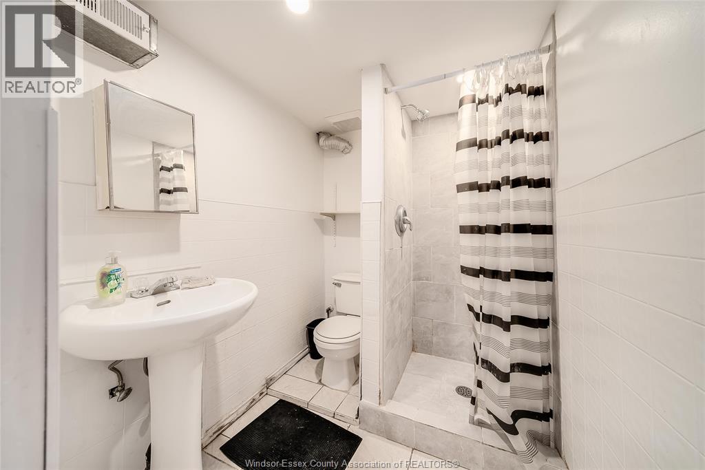431 Randolph Unit# Lower, Windsor, Ontario  N9B 2T5 - Photo 18 - 26008420