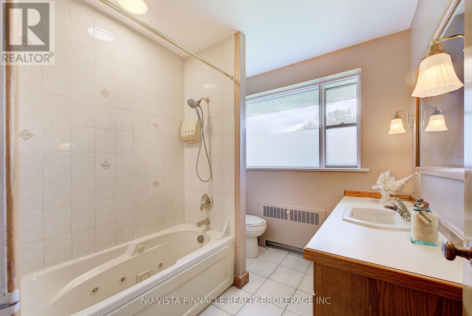 21752 Richmond Street, Middlesex Centre, Ontario  N5X 4B2 - Photo 22 - X13002698