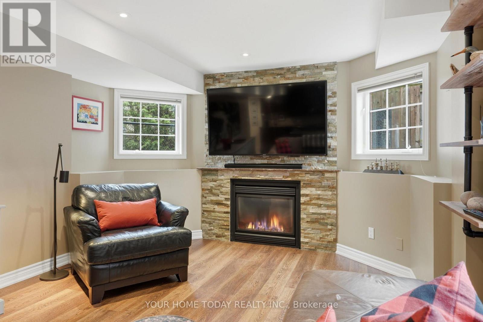 24 Wesleyan Street, Halton Hills, Ontario  L7G 2E1 - Photo 34 - W13007770