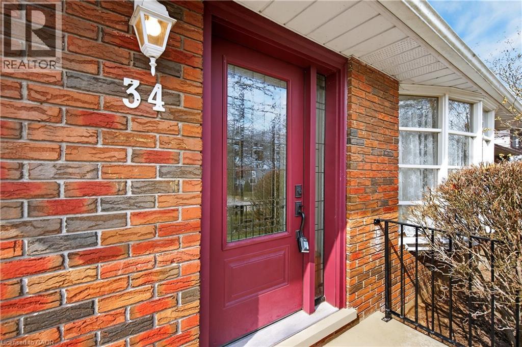 34 Helen Street, Dundas, Ontario  L9H 1N3 - Photo 3 - 40821715