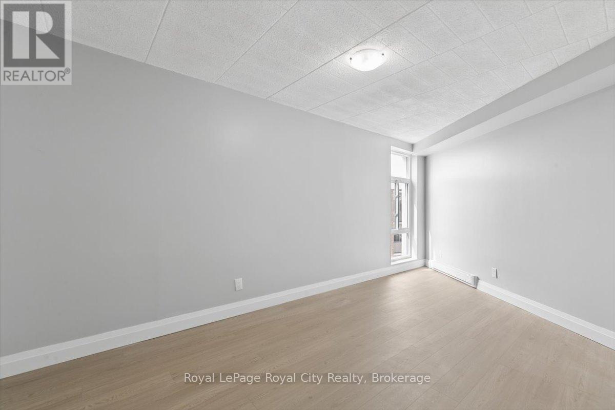 512 - 91 Conroy Crescent, Guelph, Ontario  N1G 2V5 - Photo 3 - X13011026