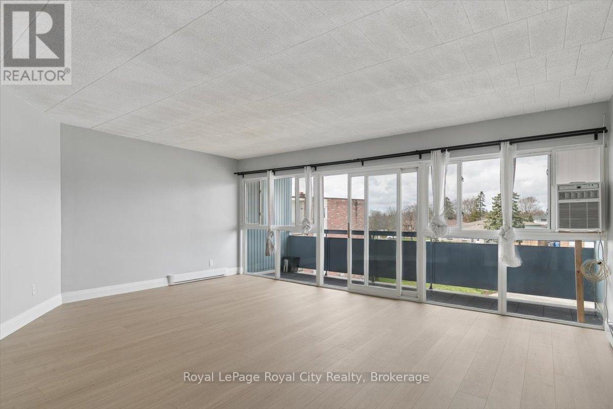 512 - 91 Conroy Crescent, Guelph, Ontario  N1G 2V5 - Photo 5 - X13011026