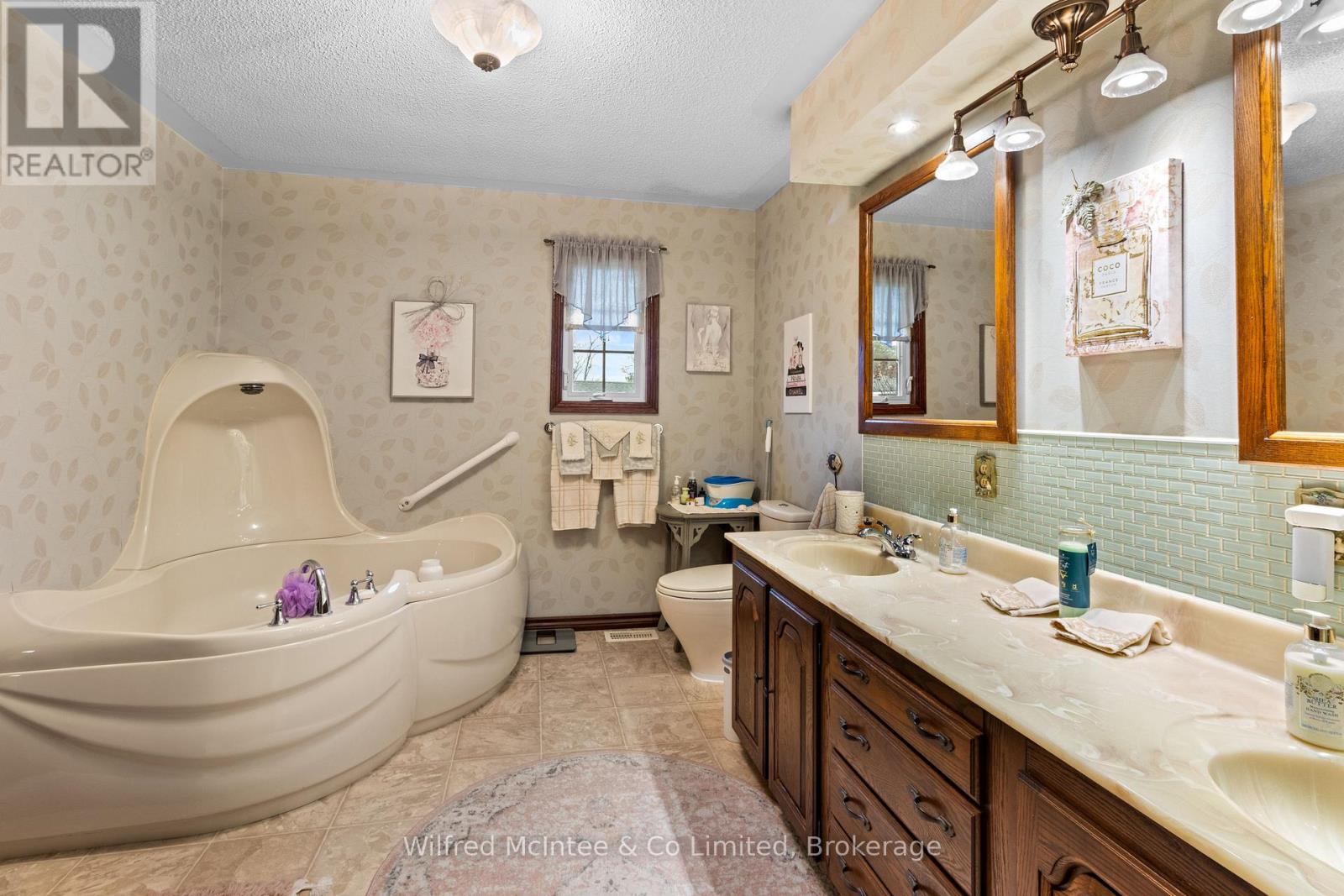 333424 Concession 1, West Grey, Ontario  N0G 1R0 - Photo 17 - X13011092