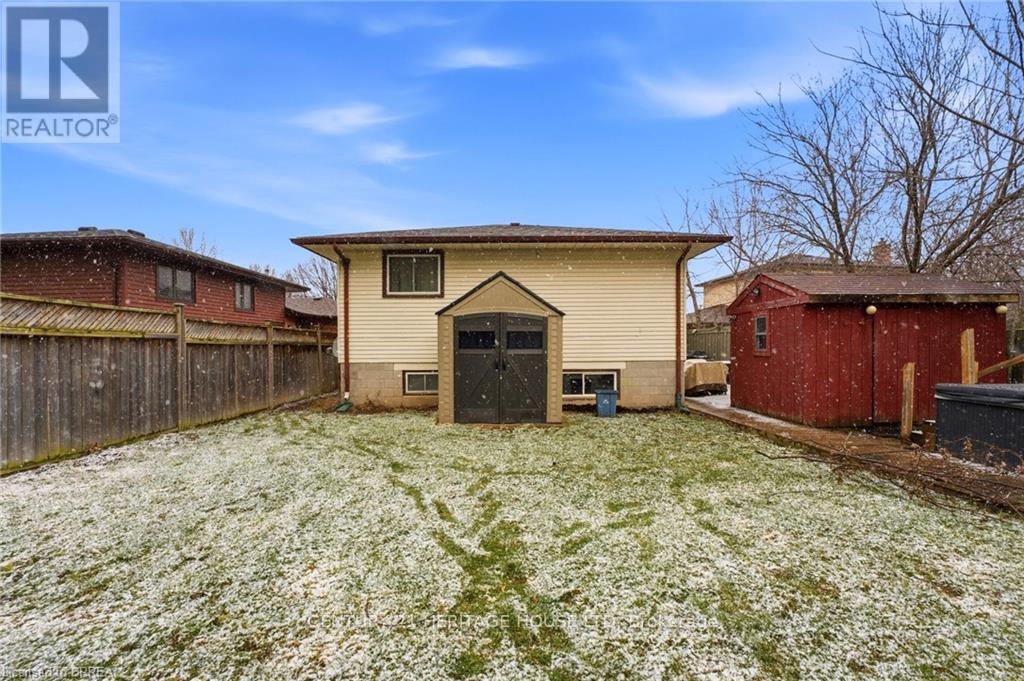 179 Banbury Road, Brantford, Ontario  N3P 1E6 - Photo 11 - X12961346