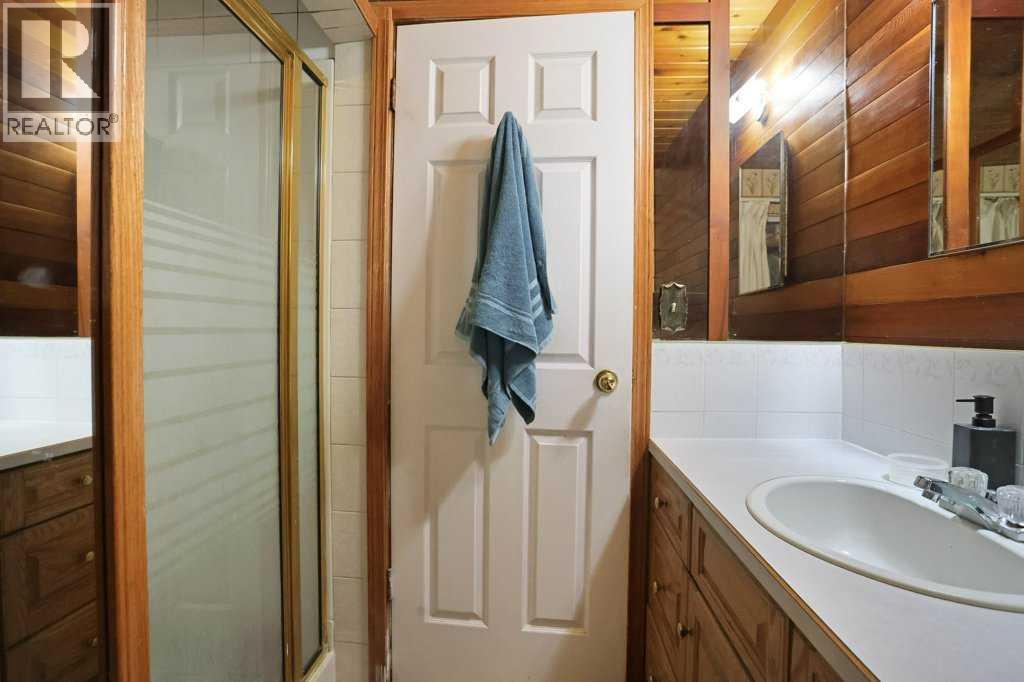 40 Chralesworth Crescent E, Brooks, Alberta  T1R 0H3 - Photo 34 - A2300054