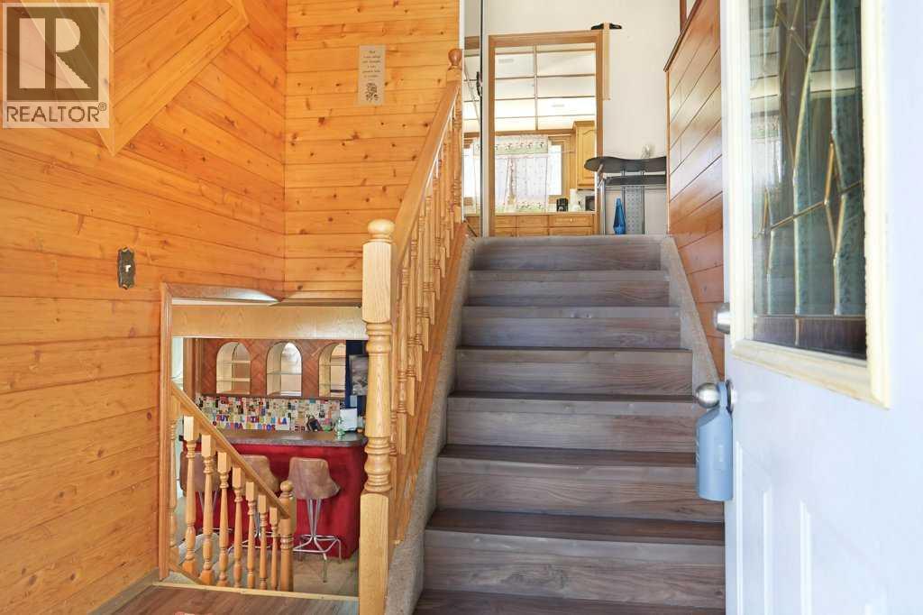 40 Chralesworth Crescent E, Brooks, Alberta  T1R 0H3 - Photo 5 - A2300054