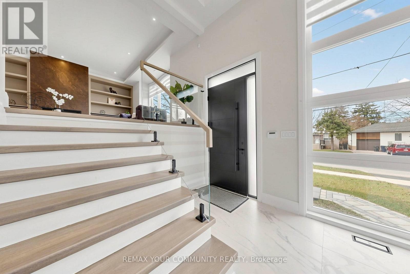 97 Ranee Avenue, Toronto (Englemount-Lawrence), Ontario  M6A 1N1 - Photo 2 - C13010992