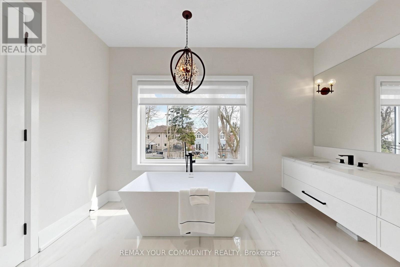 97 Ranee Avenue, Toronto (Englemount-Lawrence), Ontario  M6A 1N1 - Photo 34 - C13010992