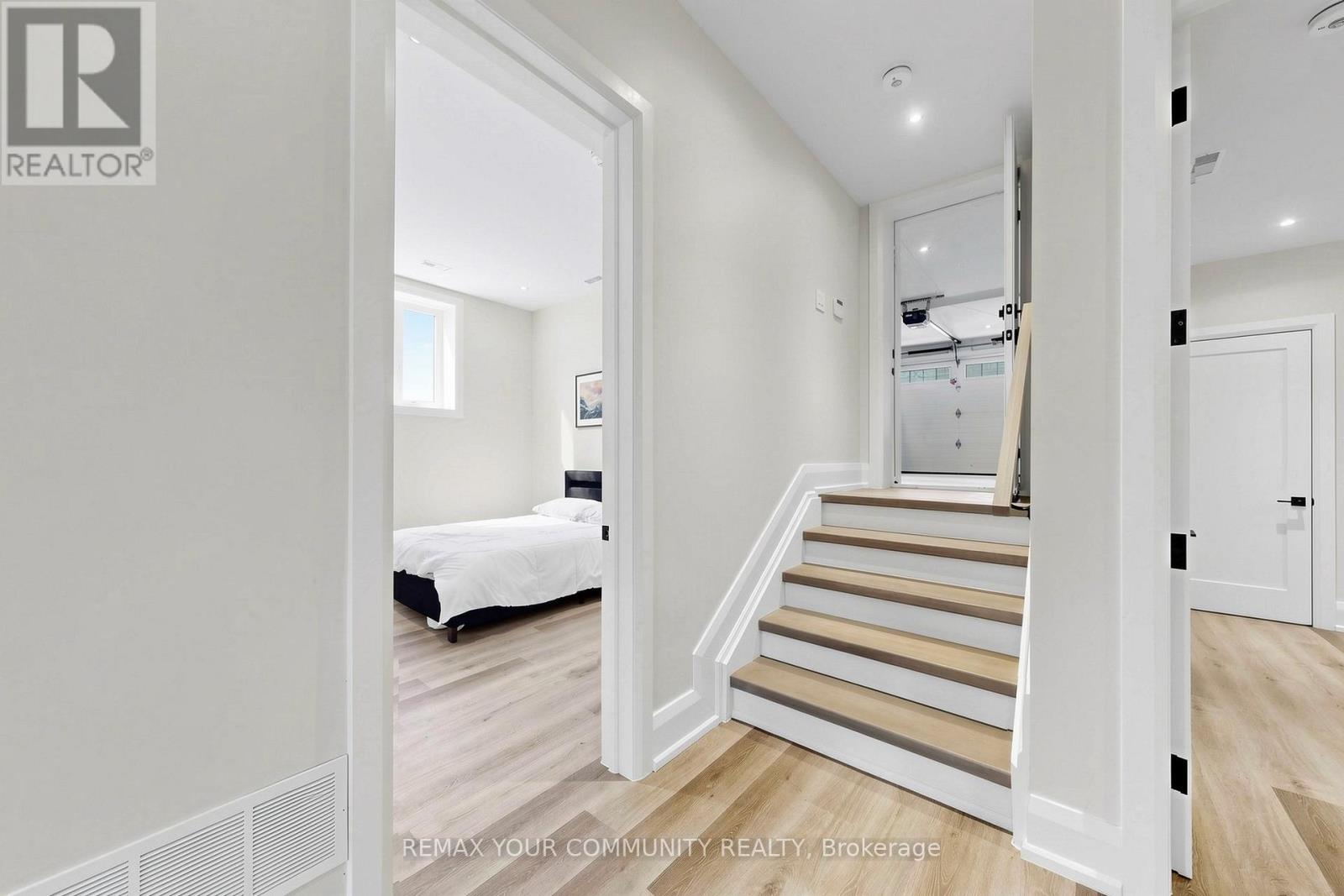 97 Ranee Avenue, Toronto (Englemount-Lawrence), Ontario  M6A 1N1 - Photo 37 - C13010992