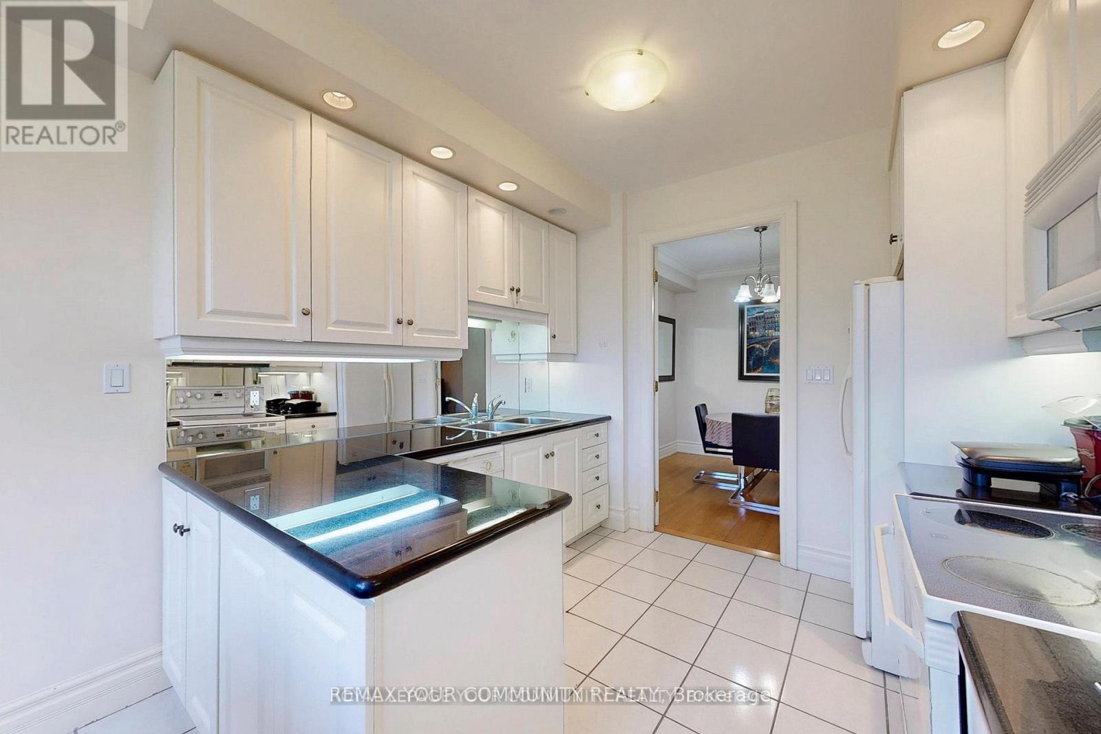 410 - 10 Old York Mills Road, Toronto, Ontario  M2P 2G9 - Photo 18 - C13011002