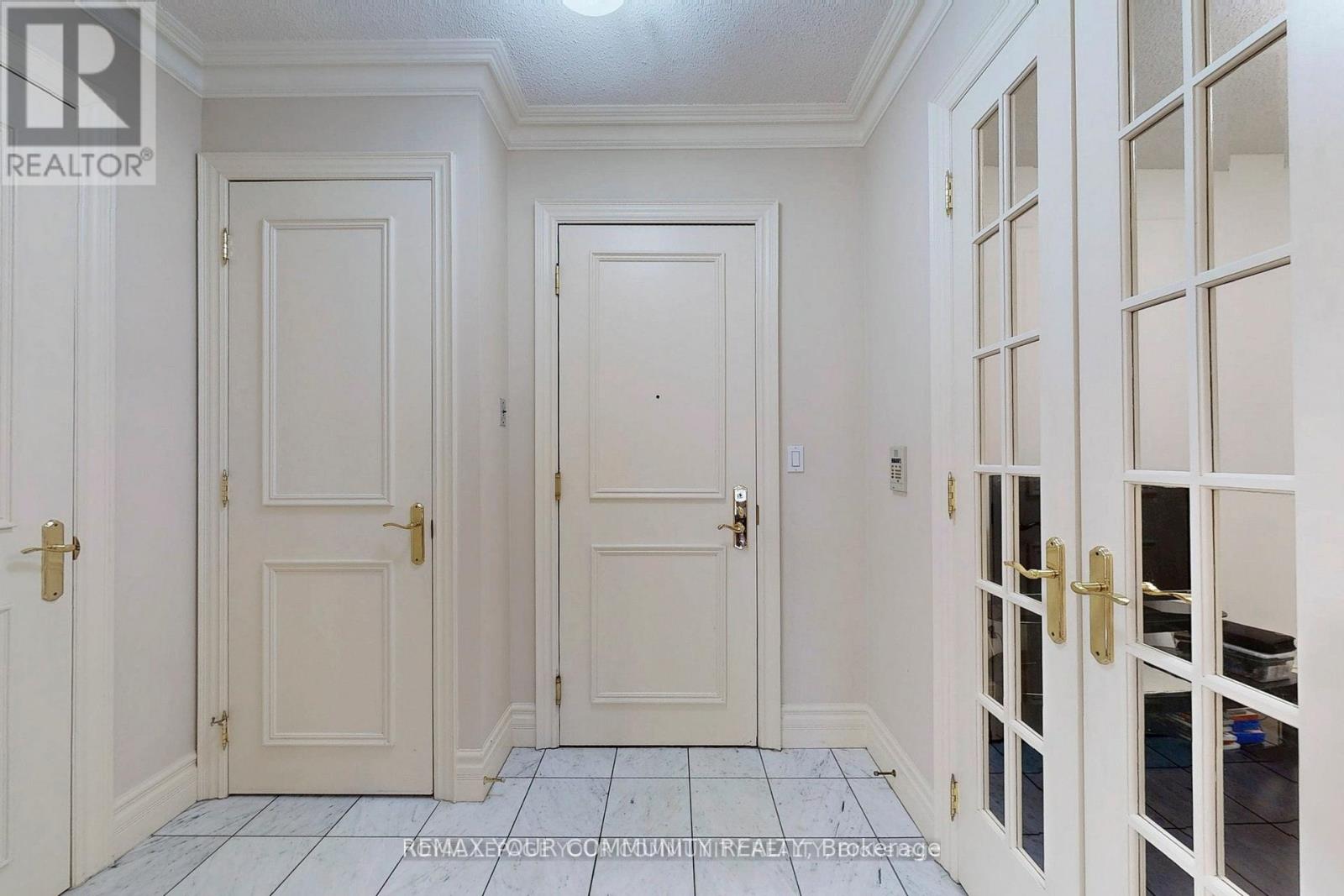 410 - 10 Old York Mills Road, Toronto, Ontario  M2P 2G9 - Photo 31 - C13011002