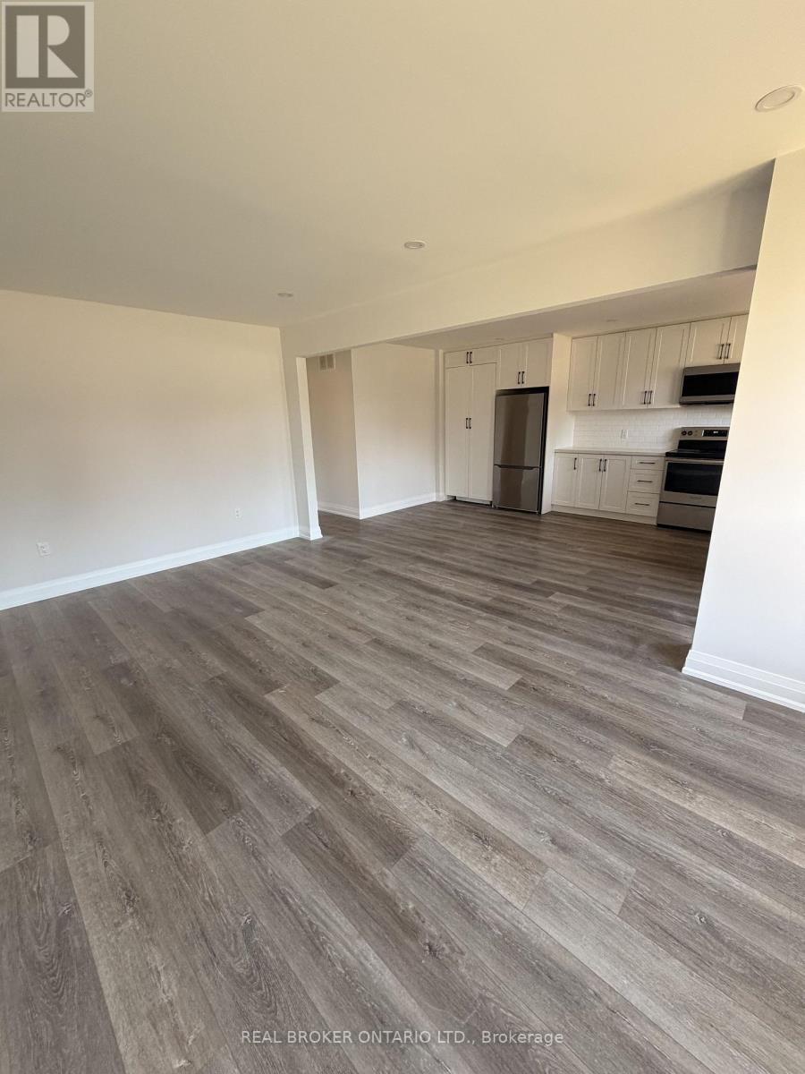 Main - 653 Athol Street E, Oshawa, Ontario  L1H 1M2 - Photo 15 - E13010960