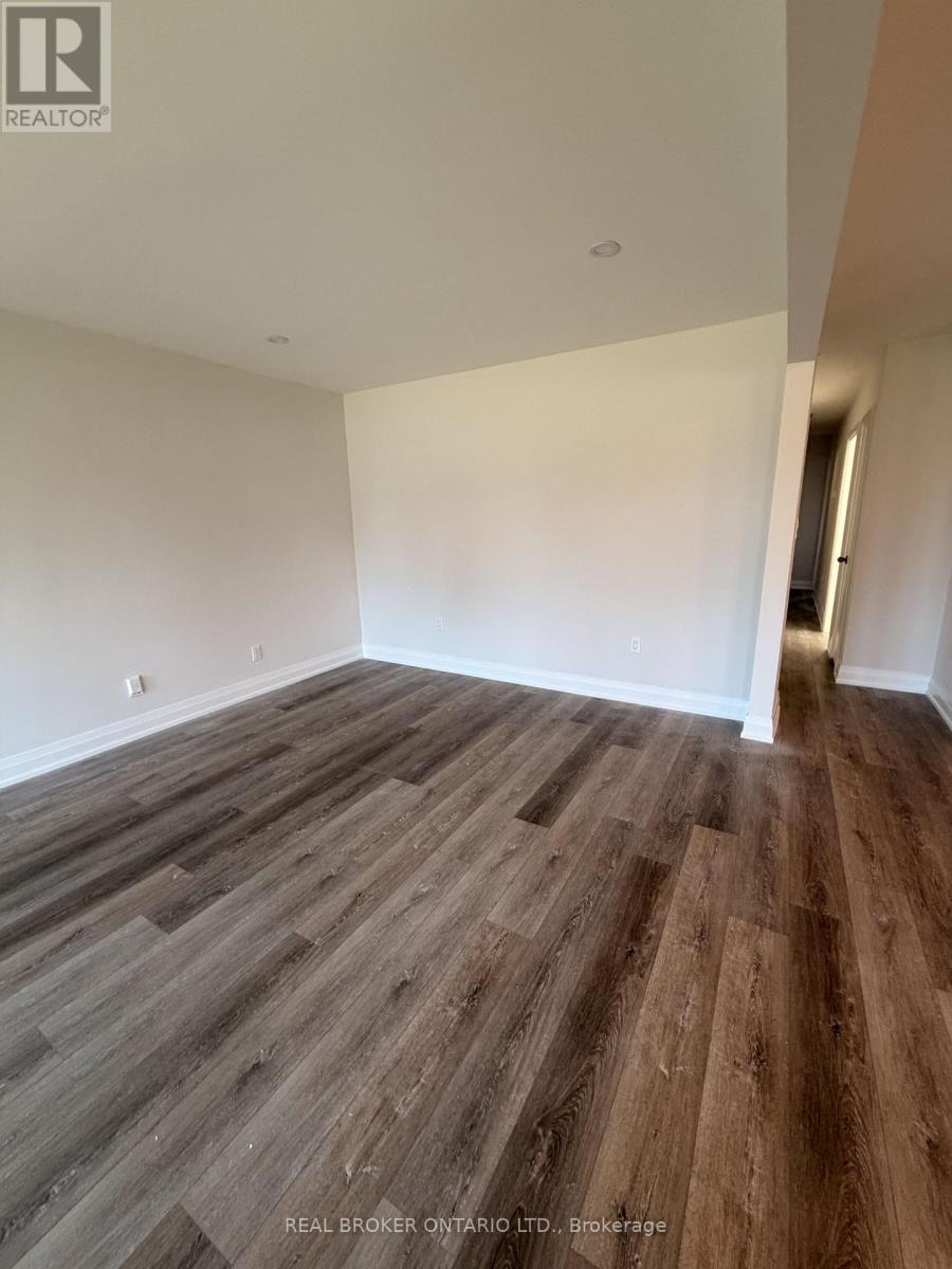 Main - 653 Athol Street E, Oshawa, Ontario  L1H 1M2 - Photo 7 - E13010960