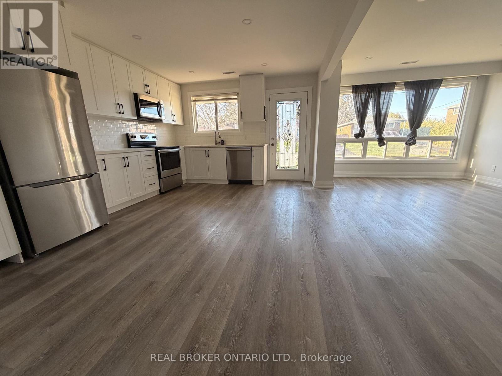 Main - 653 Athol Street E, Oshawa, Ontario  L1H 1M2 - Photo 9 - E13010960