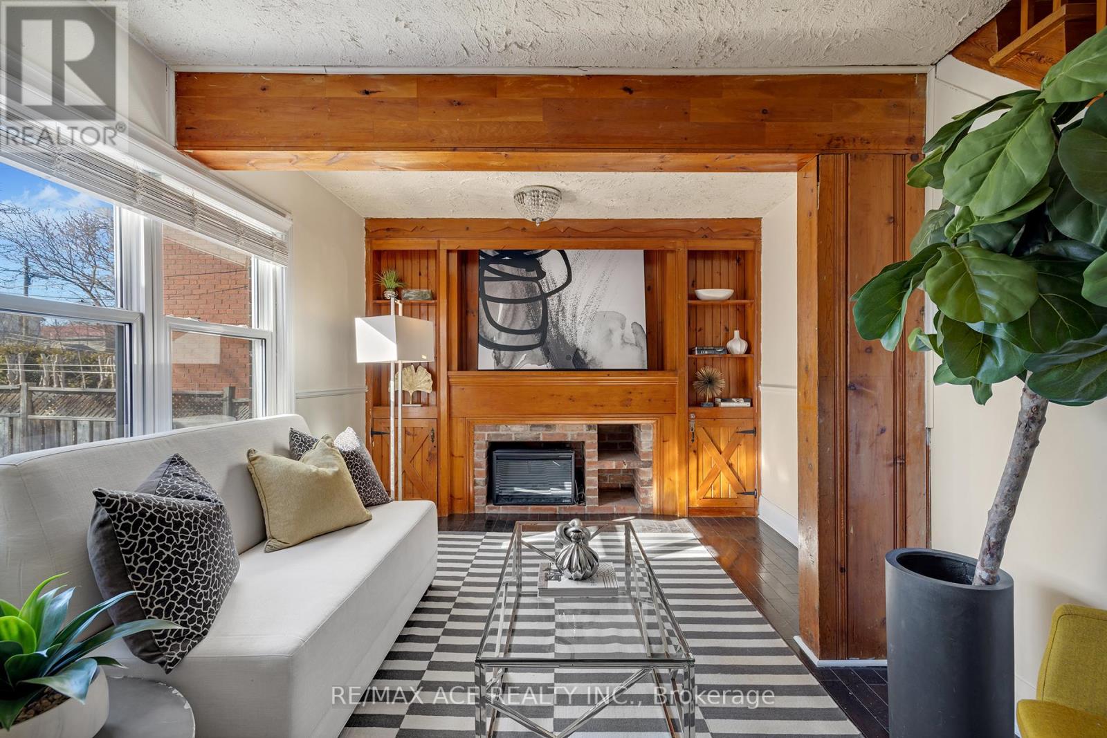 54 S Woodrow Boulevard, Toronto, Ontario  M1N 3L6 - Photo 15 - E13011064