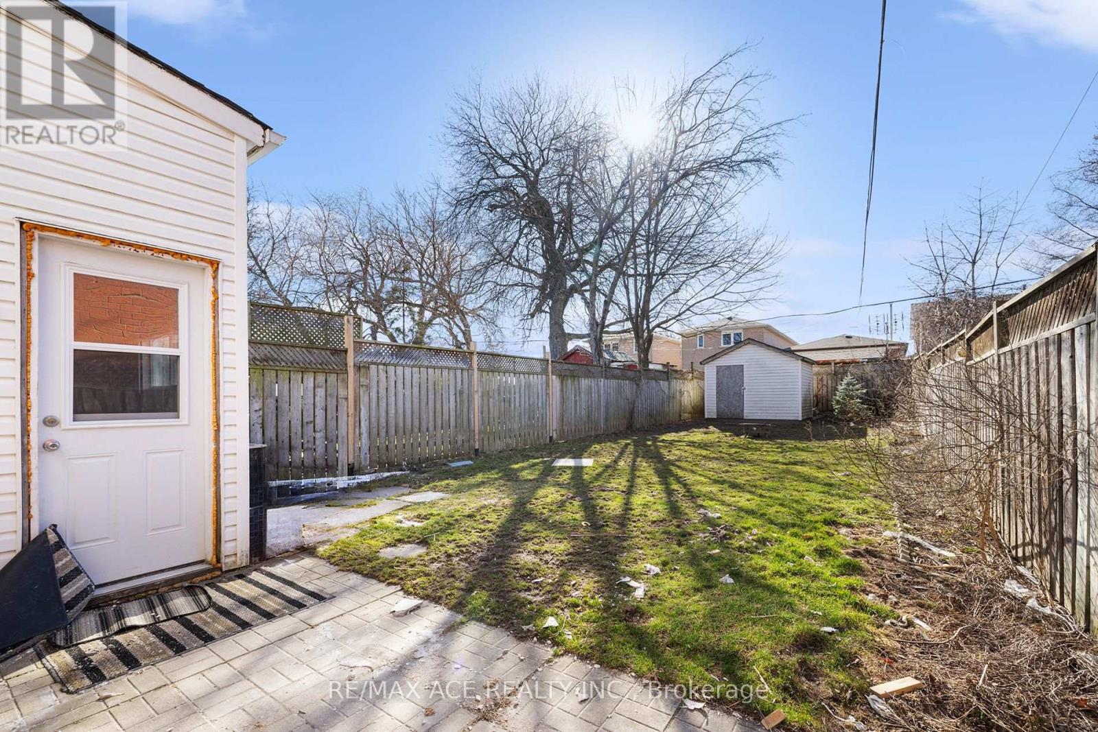 54 S Woodrow Boulevard, Toronto, Ontario  M1N 3L6 - Photo 37 - E13011064