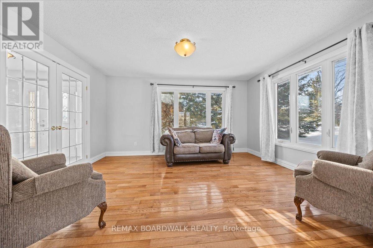 7089 Bush Drive, Ottawa, Ontario  K4P 1M8 - Photo 5 - X13010964