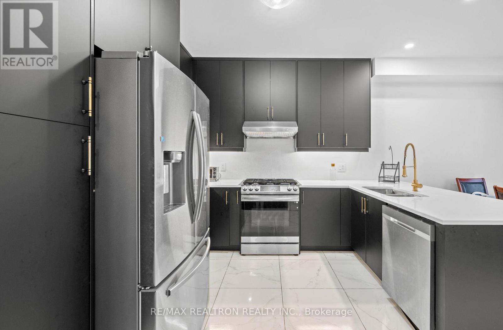 10 Neilly Terrace, Bradford West Gwillimbury, Ontario  L3Z 4K9 - Photo 17 - N13011004