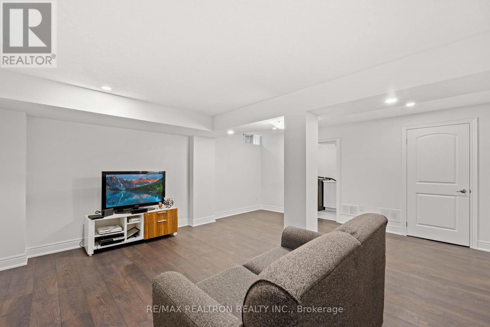 10 Neilly Terrace, Bradford West Gwillimbury, Ontario  L3Z 4K9 - Photo 44 - N13011004