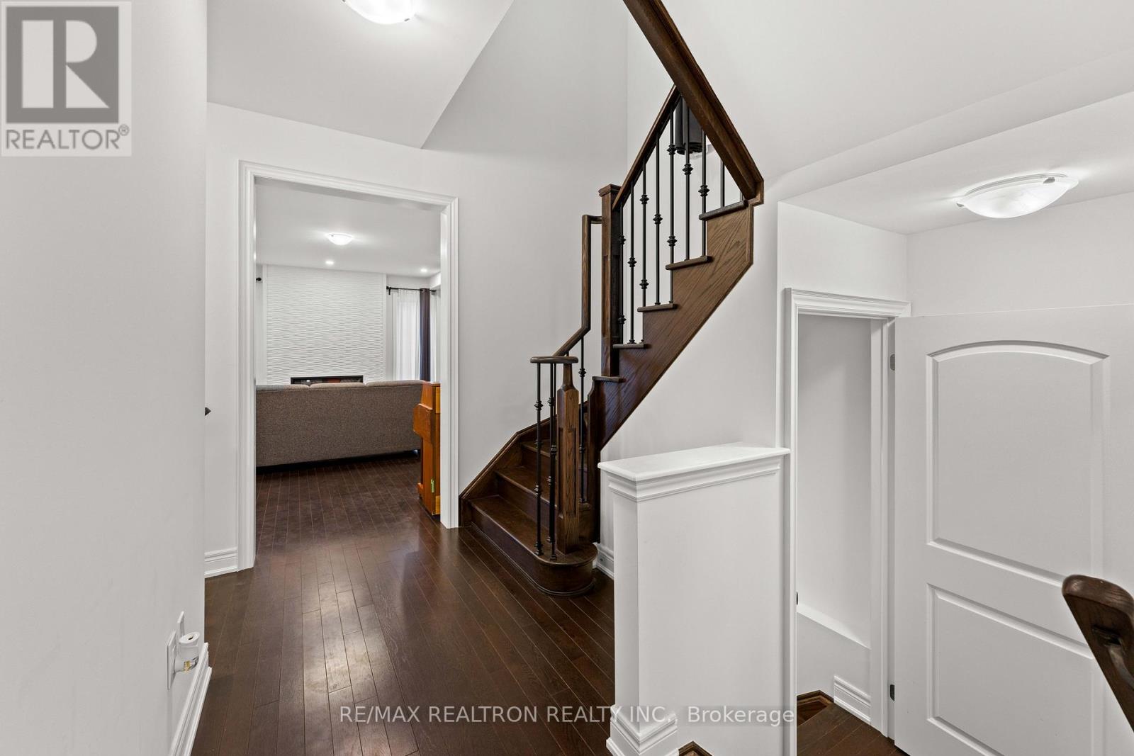 10 Neilly Terrace, Bradford West Gwillimbury, Ontario  L3Z 4K9 - Photo 6 - N13011004