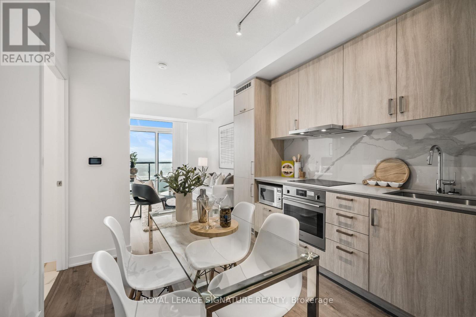 1101 - 60 HONEYCRISP CRESCENT, Vaughan, Ontario