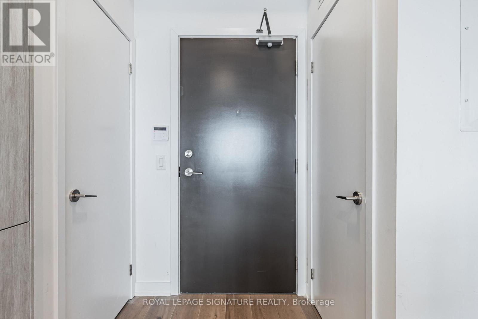 1101 - 60 Honeycrisp Crescent, Vaughan, Ontario  L4K 0N5 - Photo 2 - N13011046