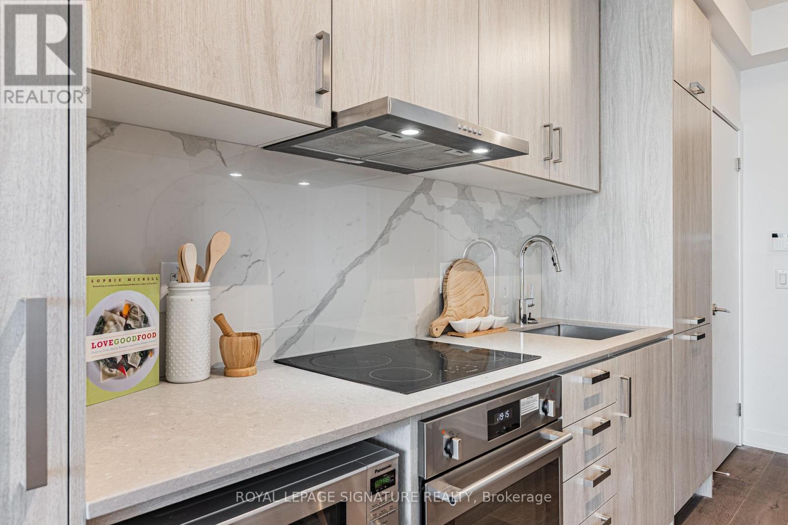 1101 - 60 Honeycrisp Crescent, Vaughan, Ontario  L4K 0N5 - Photo 4 - N13011046