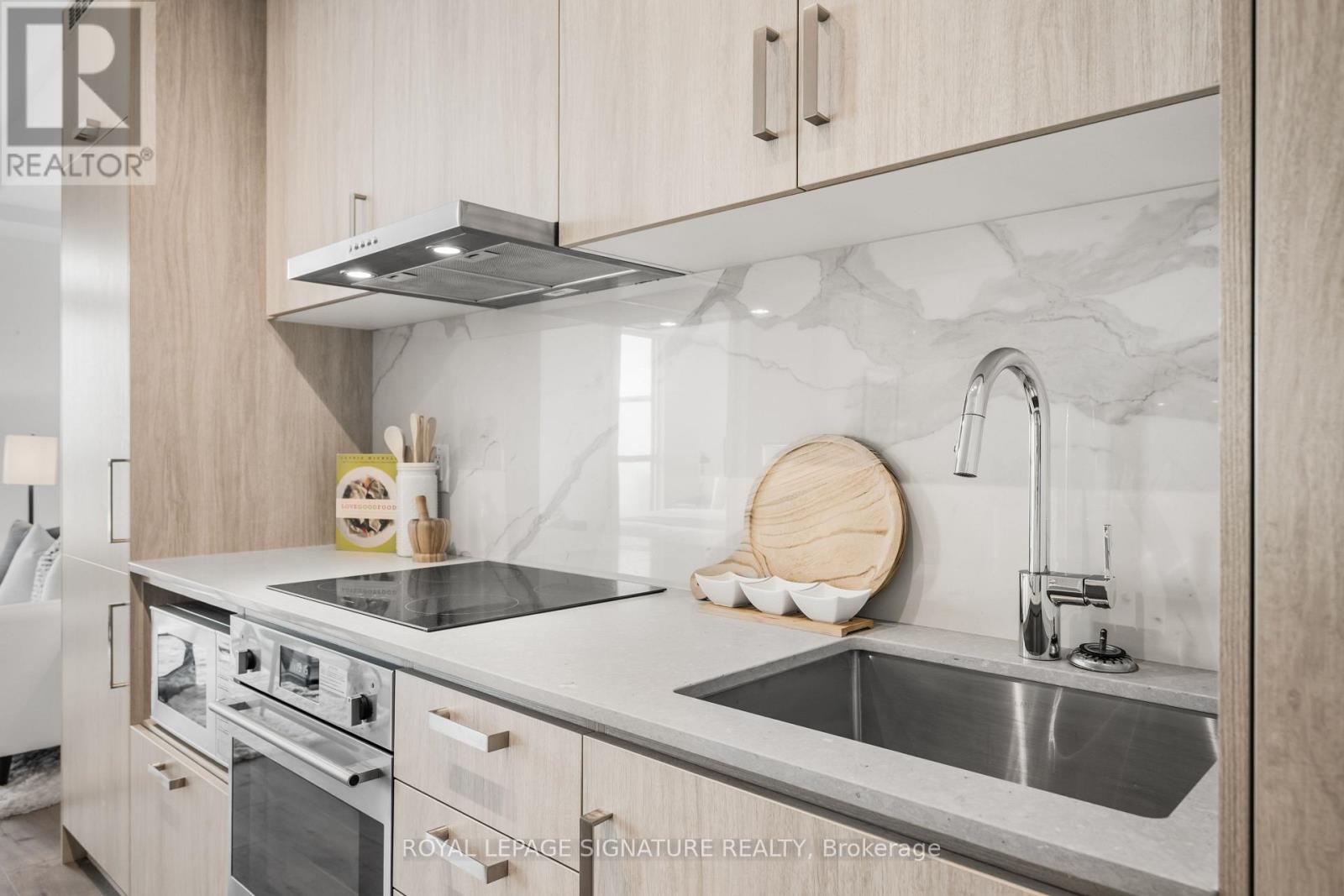 1101 - 60 Honeycrisp Crescent, Vaughan, Ontario  L4K 0N5 - Photo 7 - N13011046