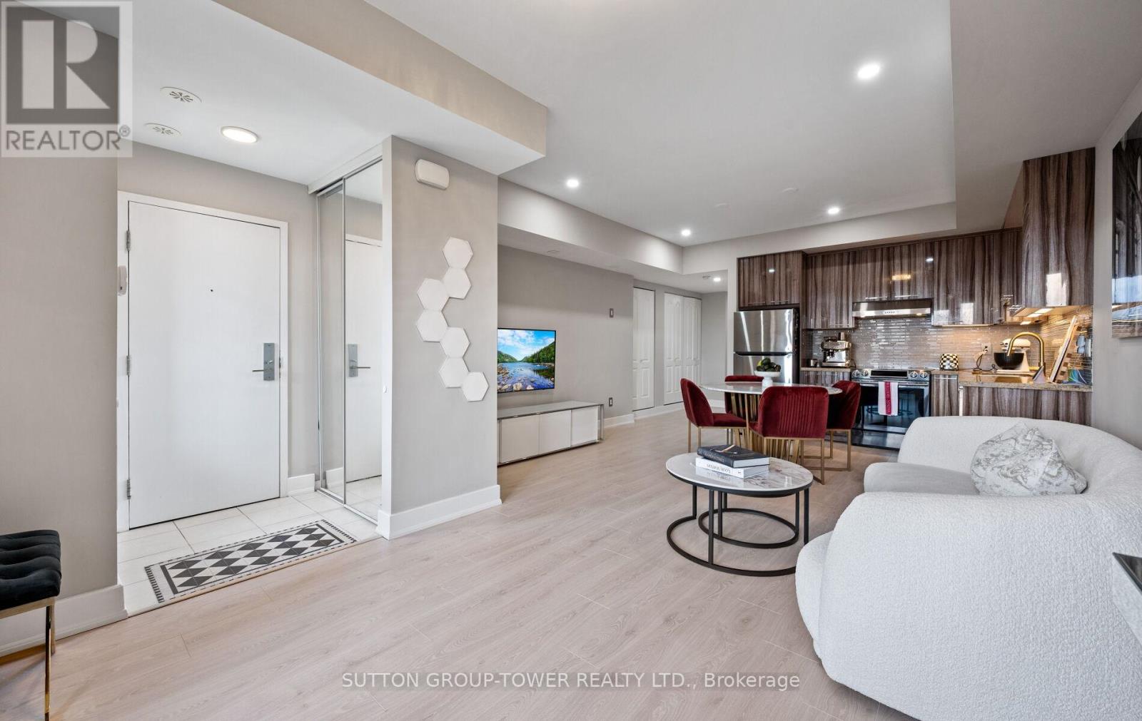 C26 - 26 Bruce Street, Vaughan, Ontario  L4L 0H4 - Photo 2 - N13011056