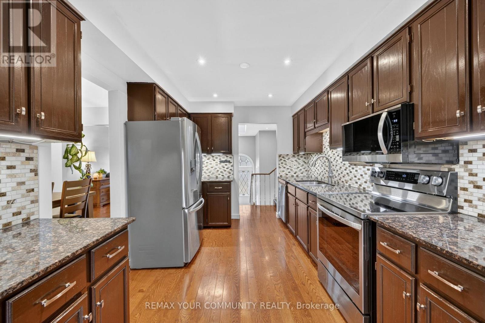 81 Crown Crescent, Bradford West Gwillimbury, Ontario  L3Z 2M2 - Photo 12 - N13011070