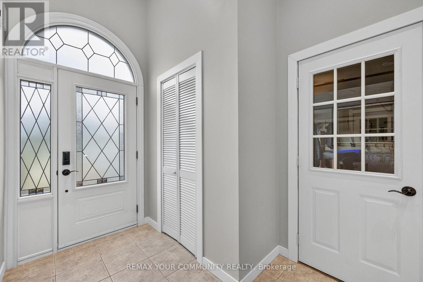 81 Crown Crescent, Bradford West Gwillimbury, Ontario  L3Z 2M2 - Photo 4 - N13011070