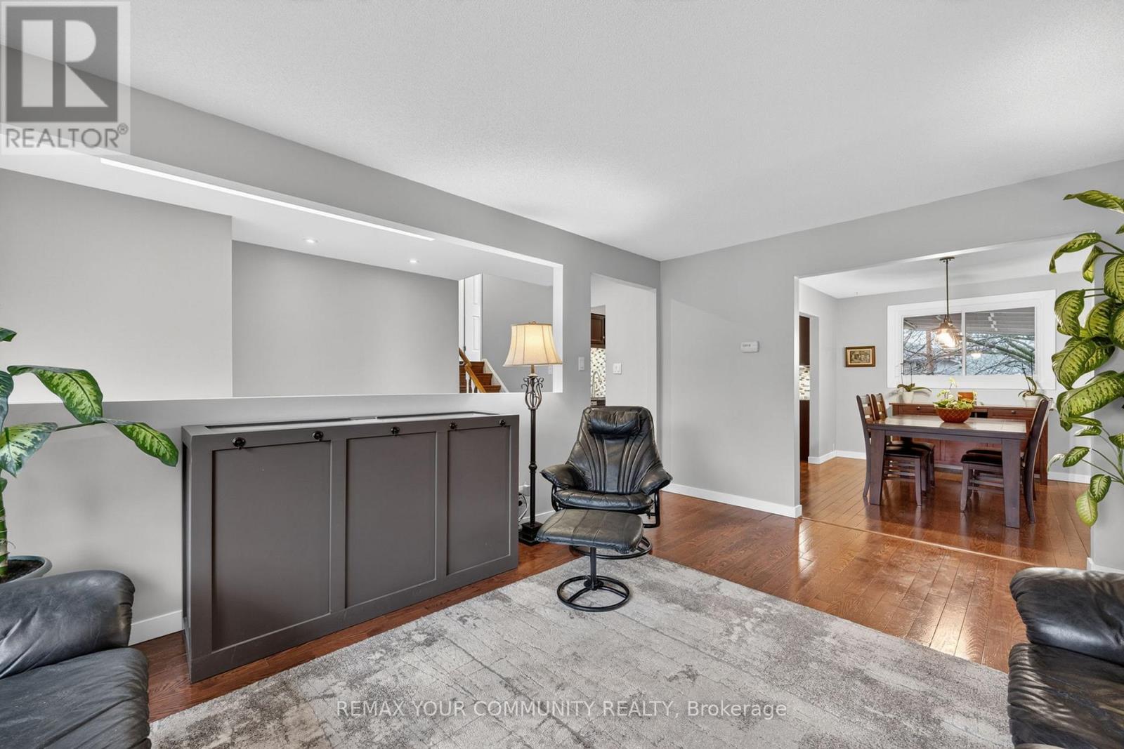 81 Crown Crescent, Bradford West Gwillimbury, Ontario  L3Z 2M2 - Photo 8 - N13011070