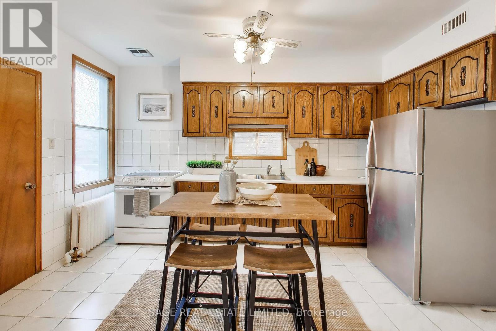 192 Westmount Avenue, Toronto, Ontario  M6E 3M8 - Photo 12 - W13010104