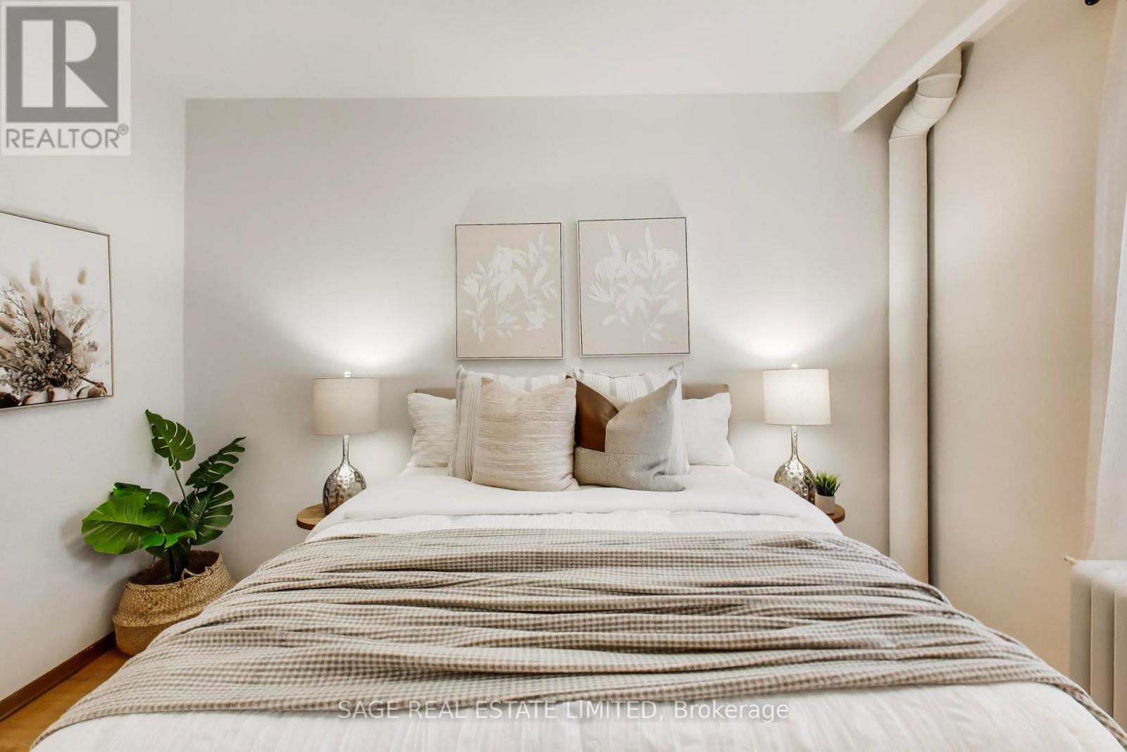 192 Westmount Avenue, Toronto, Ontario  M6E 3M8 - Photo 19 - W13010104