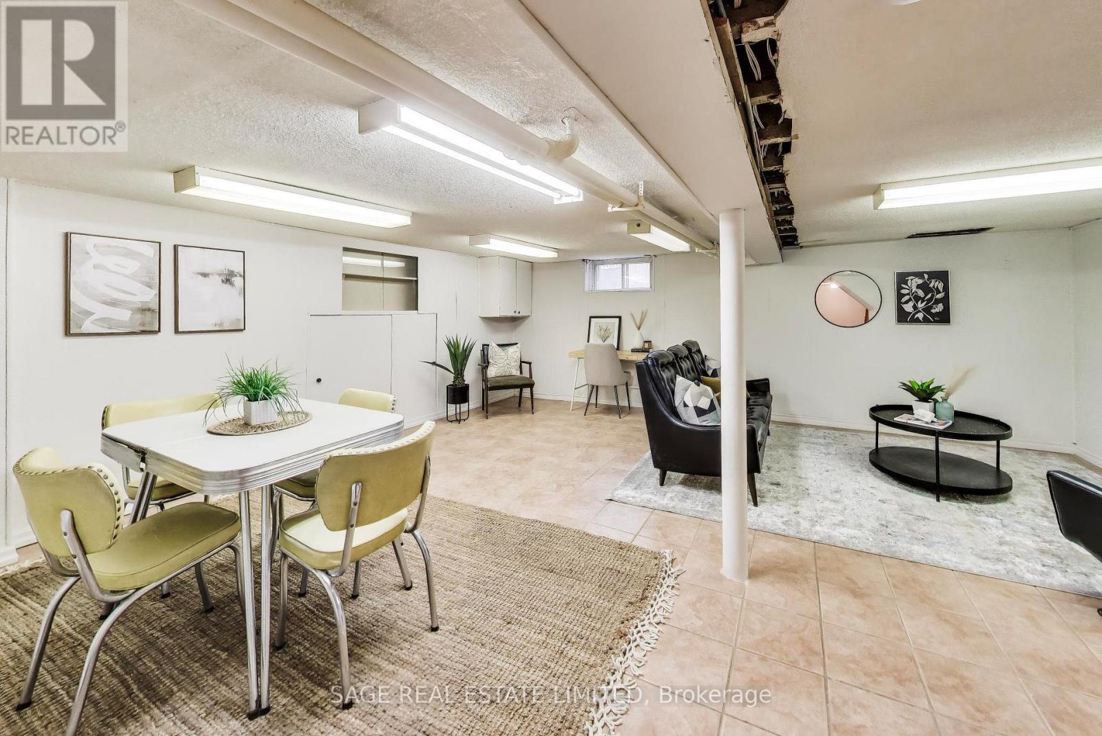 192 Westmount Avenue, Toronto, Ontario  M6E 3M8 - Photo 32 - W13010104