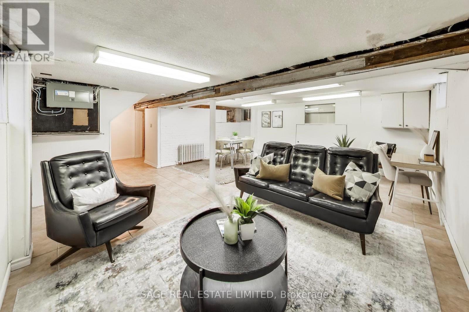 192 Westmount Avenue, Toronto, Ontario  M6E 3M8 - Photo 30 - W13010104