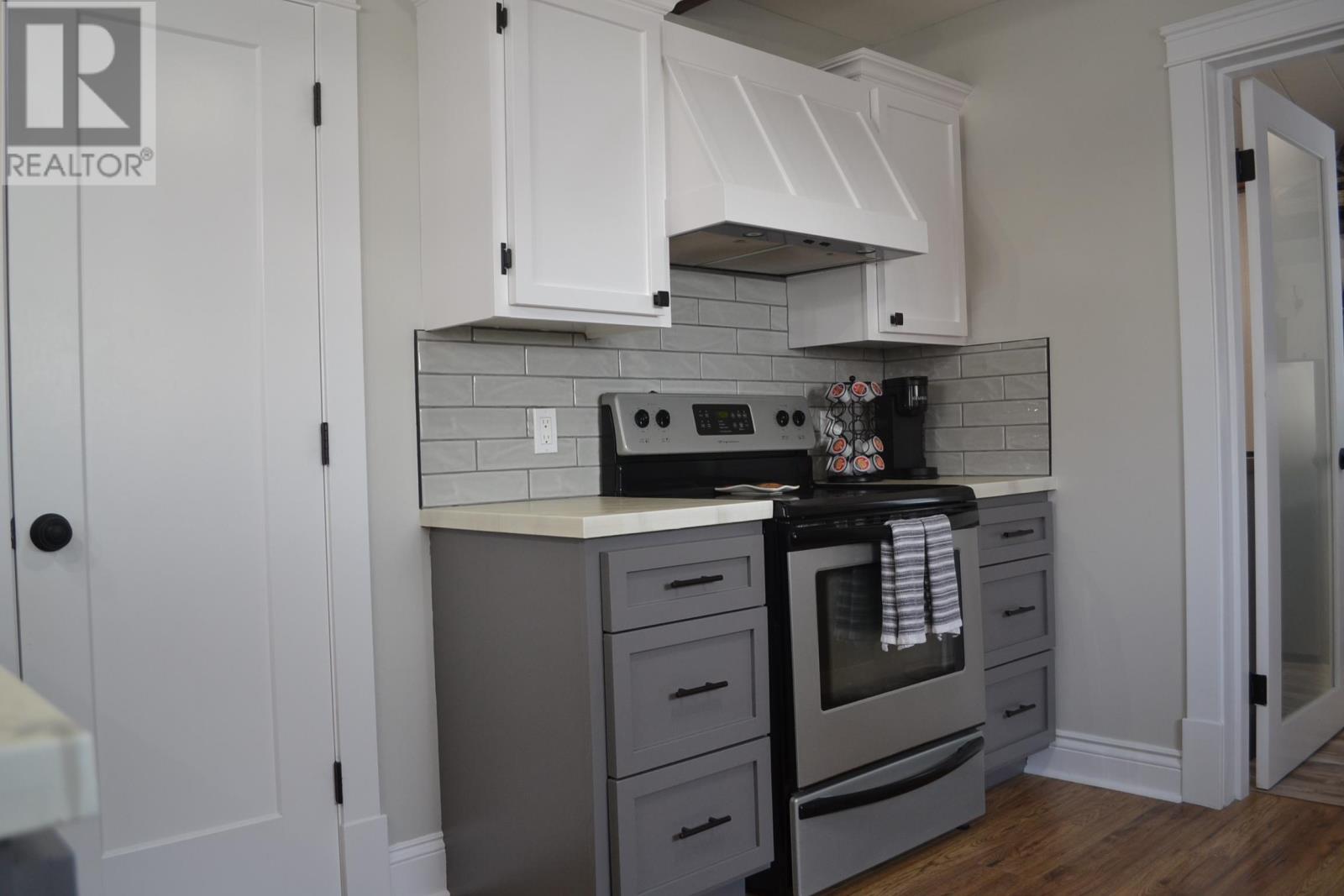 8 Gay Avenue, Charlottetown, Prince Edward Island  C1A 2N3 - Photo 10 - 202607748