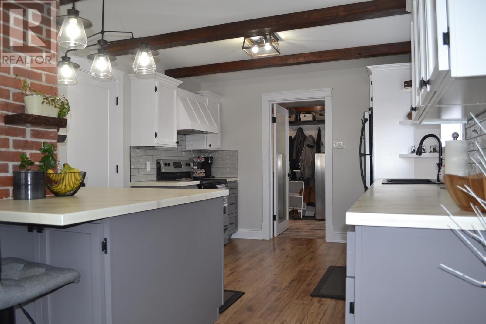 8 Gay Avenue, Charlottetown, Prince Edward Island  C1A 2N3 - Photo 6 - 202607748