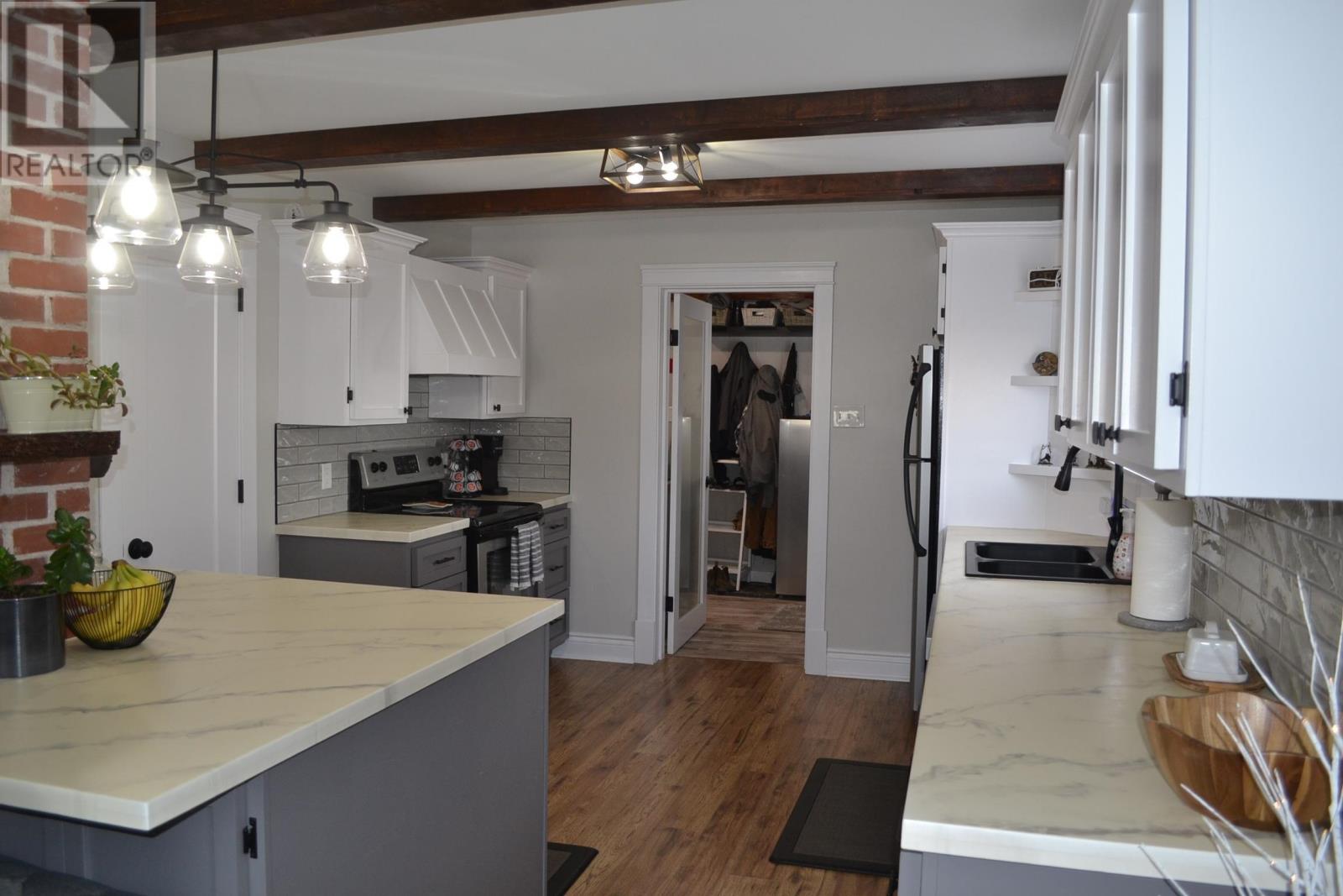 8 Gay Avenue, Charlottetown, Prince Edward Island  C1A 2N3 - Photo 7 - 202607748