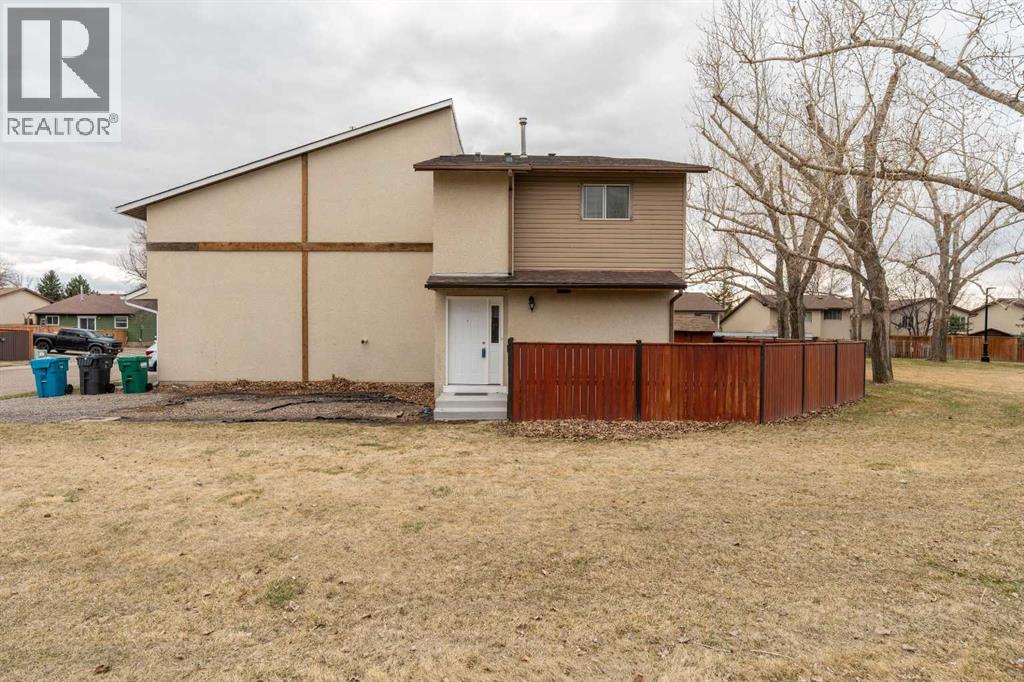 19 Columbia Place W, Lethbridge, Alberta  T1K 5A8 - Photo 1 - A2302378