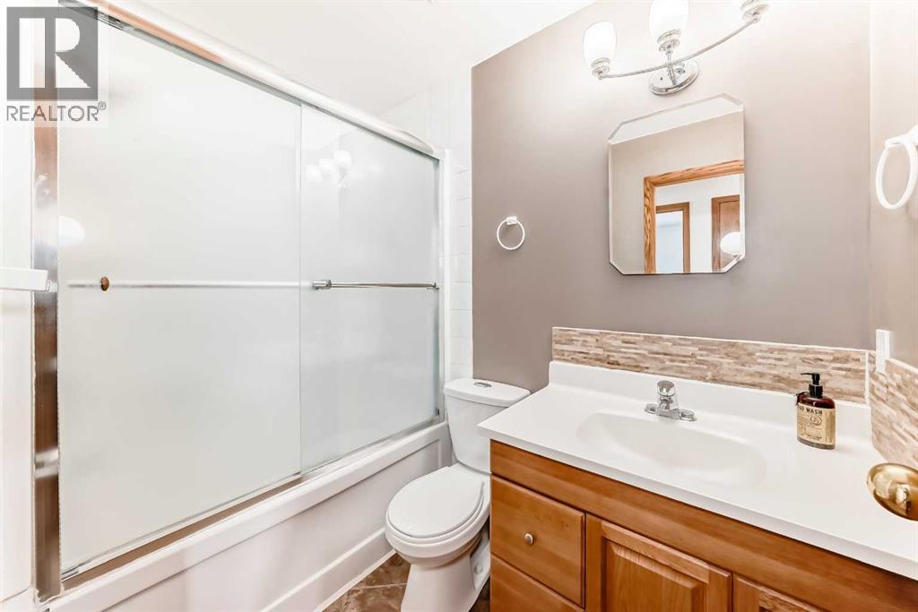 1837 Meadowbrook Drive SE, Airdrie, Alberta  T4A 1V5 - Photo 23 - A2287190