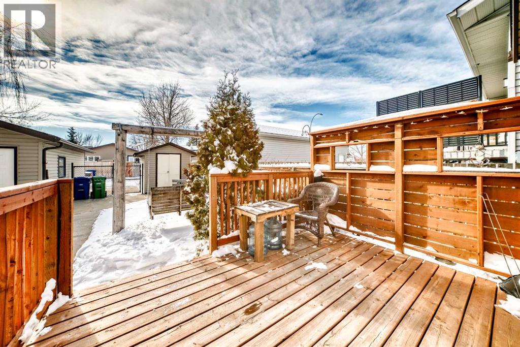 1837 Meadowbrook Drive SE, Airdrie, Alberta  T4A 1V5 - Photo 24 - A2287190