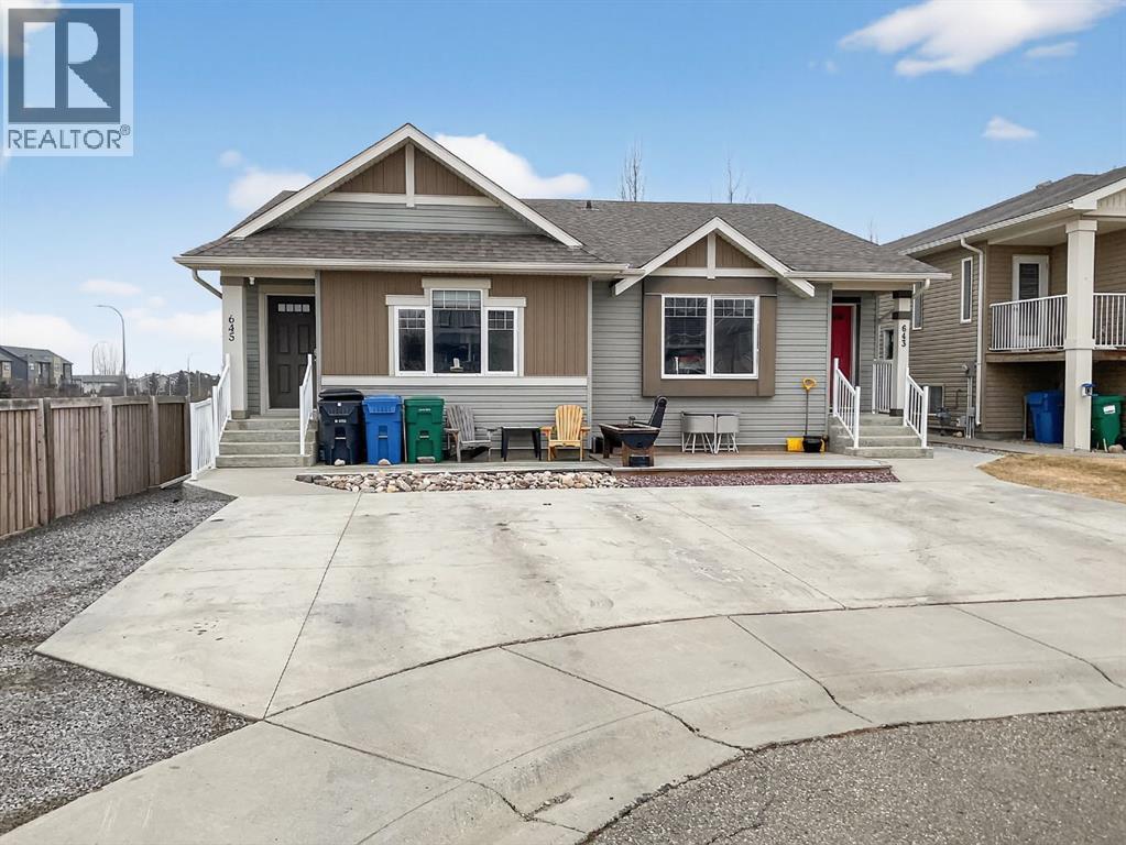 645 Silkstone Point W, Lethbridge, Alberta  T1J 4C5 - Photo 2 - A2276668