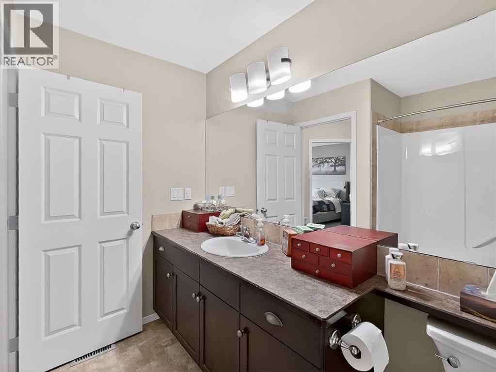 645 Silkstone Point W, Lethbridge, Alberta  T1J 4C5 - Photo 23 - A2276668