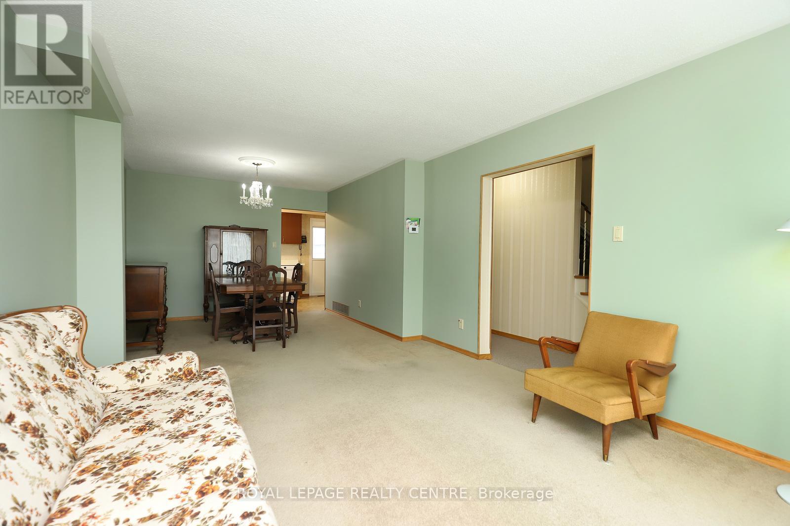 3390 Frobex Court, Mississauga, Ontario  L5C 2B5 - Photo 12 - W13010982